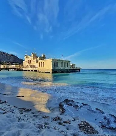By The Sea Mondello Апартаменты Палермо