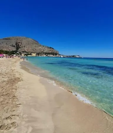 By The Sea Mondello Апартаменты Палермо